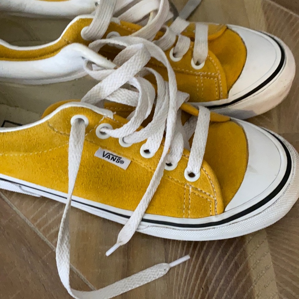 Vans. Goldens suede good condition - Picture 7 of 7